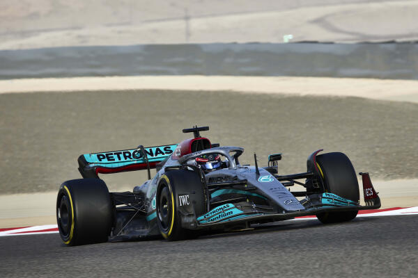 George Russell in de W13 derde testdag Bahrein 2022