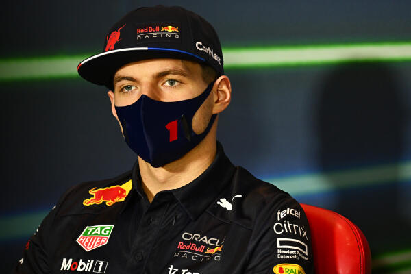 Max Verstappen tijdens persconferentie Grand Prix Saoedi-Arabië 2022