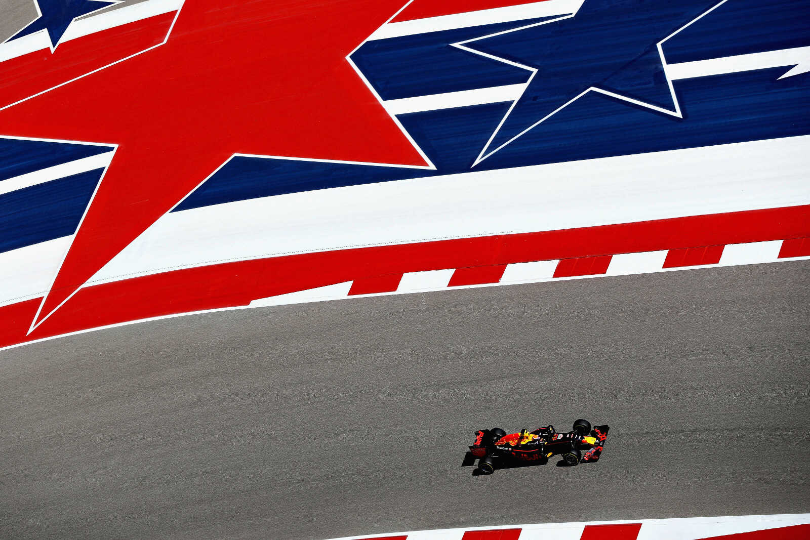 Max_Verstappen_Red_Bull_Racing_F1_US_Grand_Prix_2016_T