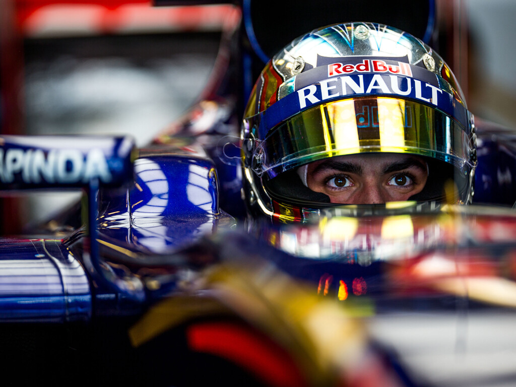 1024x768-Carlos-Sainz-jr-Scuderia-Toro-Rosso