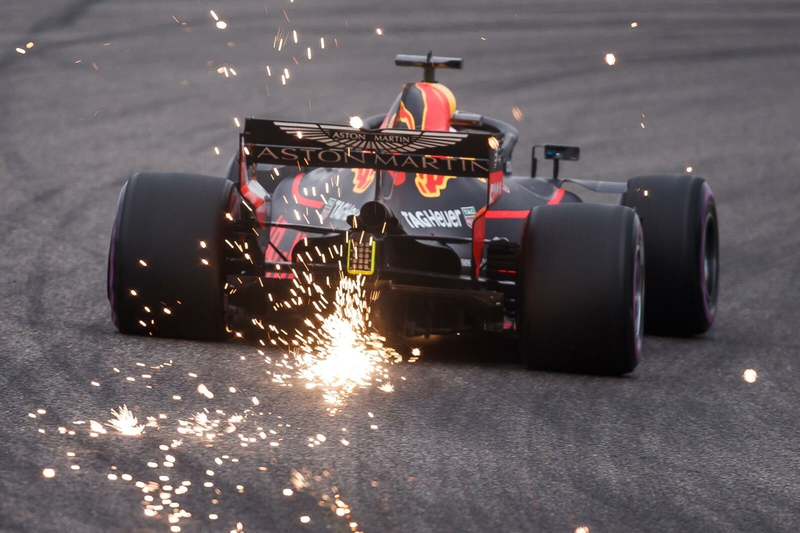 AP-1VBXSXKHW1W11_hires_jpeg_24bit_rgb