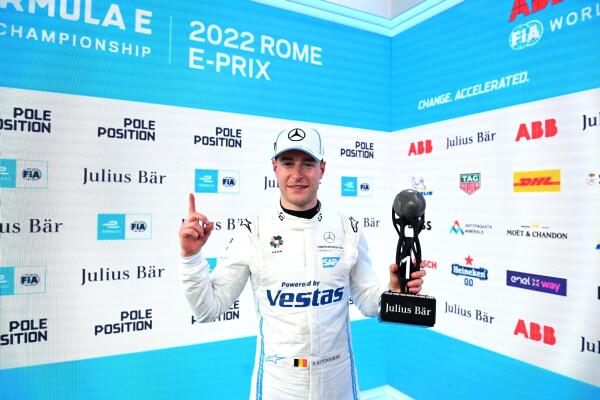 Stoffel Vandoorne pole header