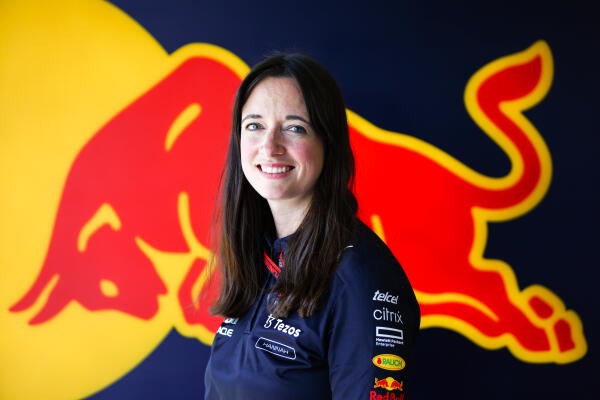 Hannah Schmitz Red Bull