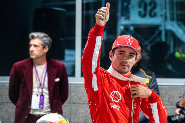 Charles Leclerc duim Las Vegas 2023