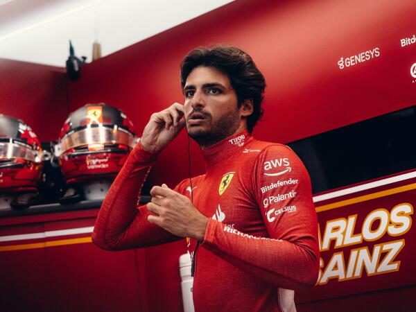 carlos sainz ferrari 2024