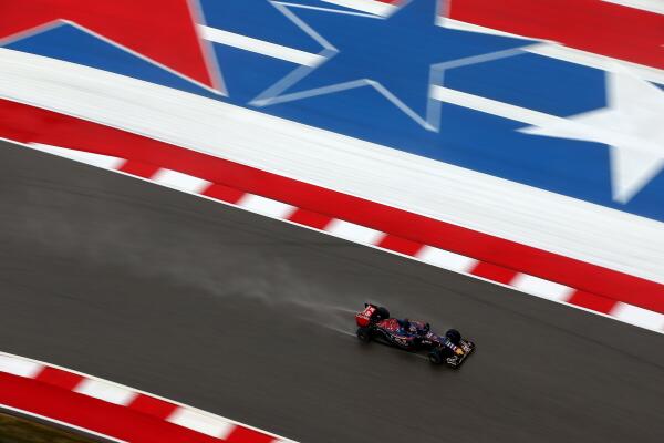 Max_Verstappen_Scuderia_Toro_Rosso_US_GP_2015_Q1