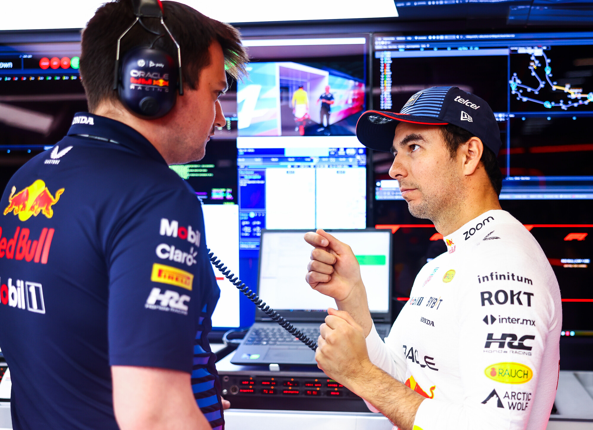 Red Bull 2024 België - Sergio Pérez engineer