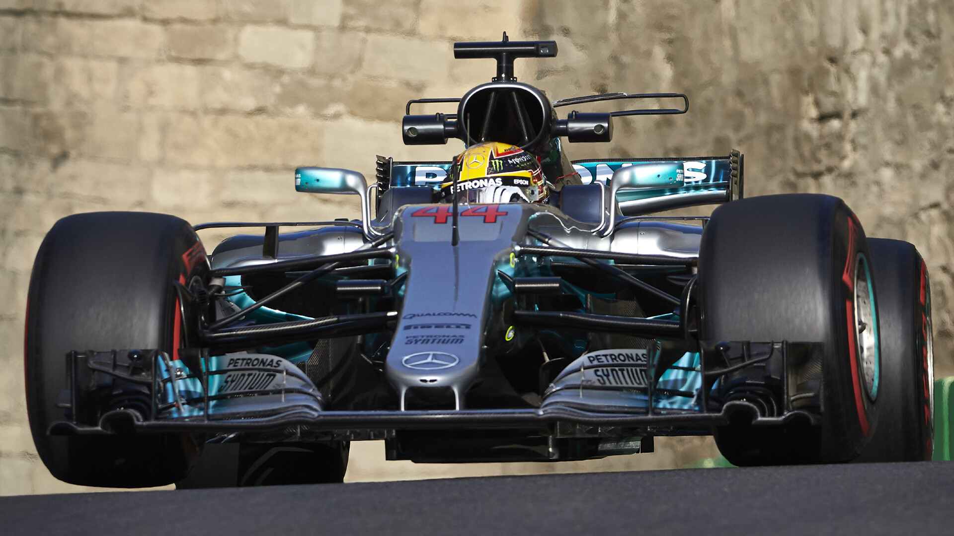 1920x1080-Lewis-Hamilton-Mercedes-GP-Azerbeidzjan