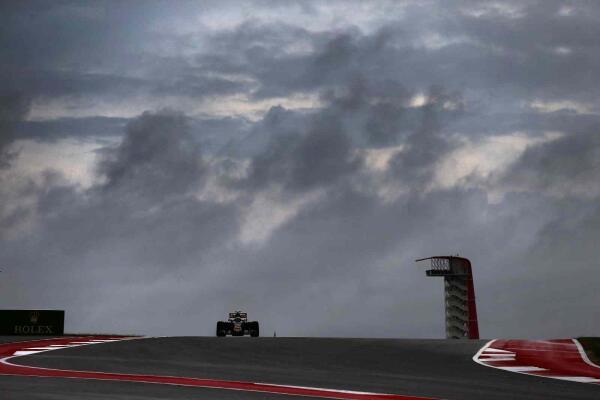 Carlos_Sainz_Scuderia_Toro_Rosso_US_Grand_Prix_FP