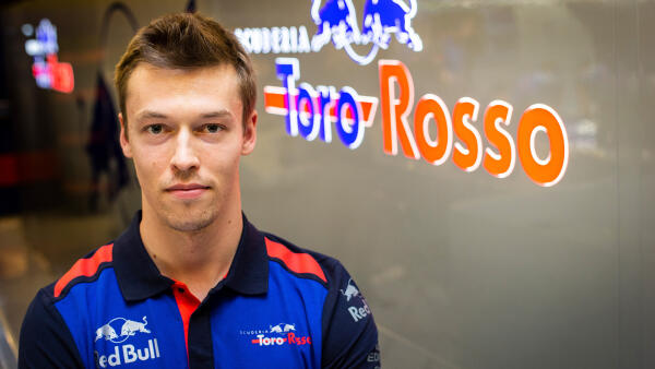 1920x1080-Daniil-Kvyat-Scuderia-Toro-Rosso