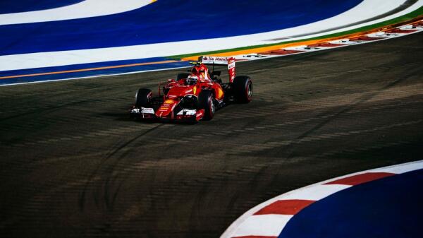 Kimi_Raikkonen_Ferrari_F1_GP_Singapore_Practice