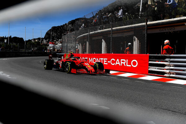 Carlos-Sainz-scuderia-ferrari-monaco-gp-thursday