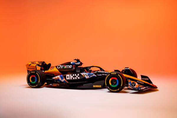 McLaren livery Japan 2