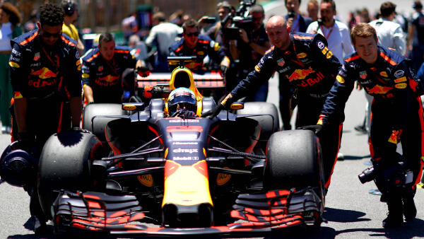 1920x1080-Daniel-Ricciardo-Red-Bull-Racing-GP-Brazilië-2017