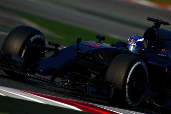 Max_Verstappen_Scuderia_Toro_Rosso_Barcelona_F1_test_25022016