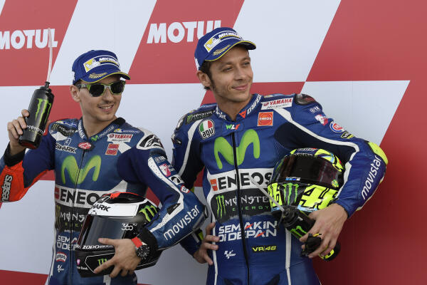 images_2016_MotoGP_11_161112_Val_Lorenzo-Rossi_MYMm__TI23838