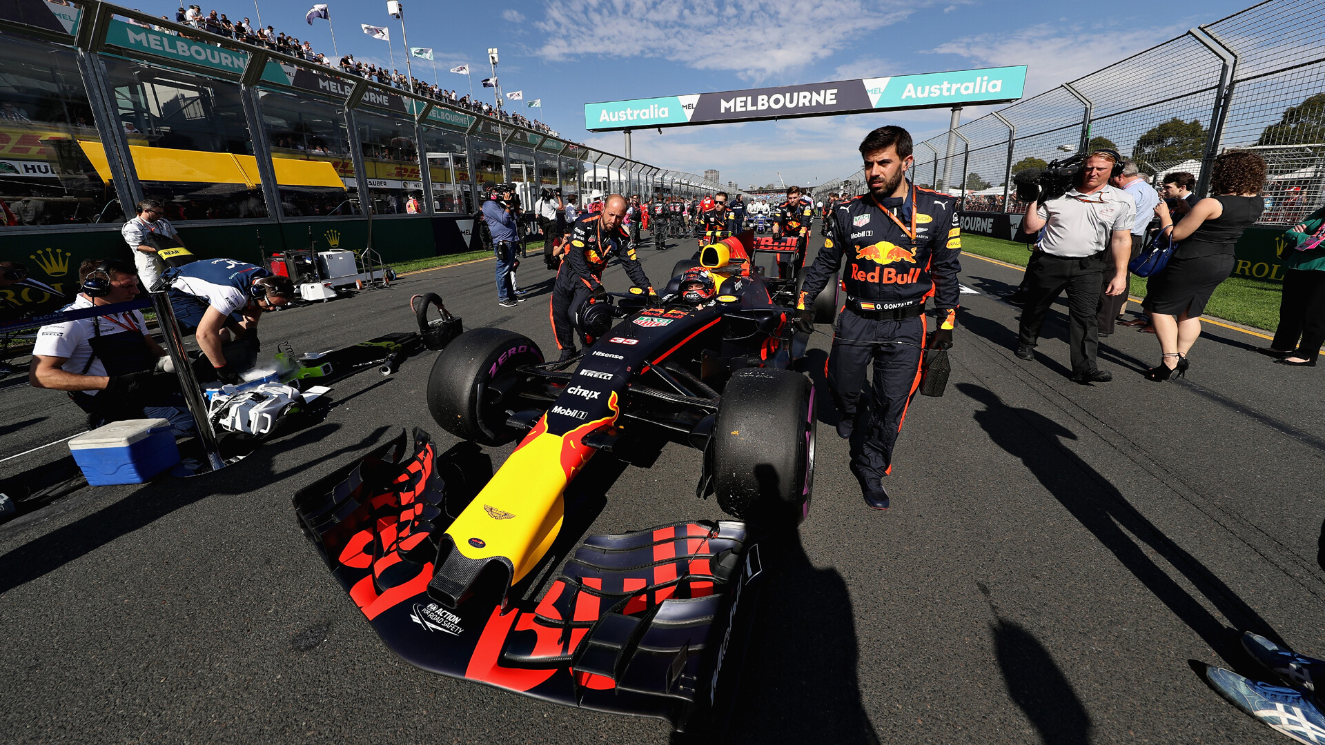 1920x1080-Max-Verstappen-Red-Bull-Racing-GP-Australie-2017