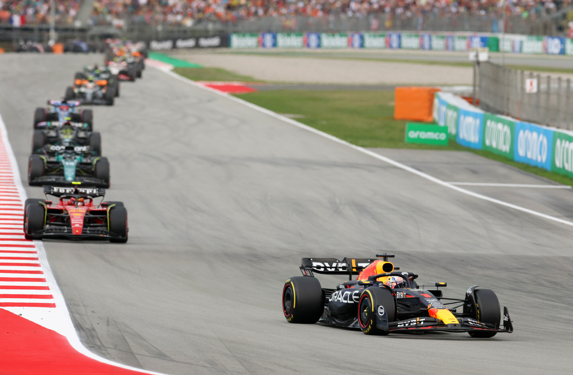 Verstappen leidt in Barcelona