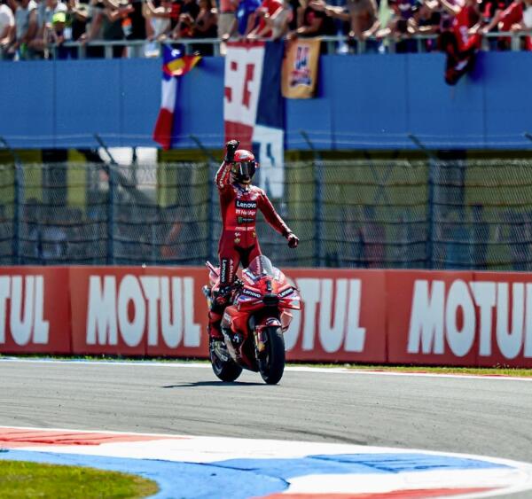 Bagnaia wint tt assen voor derde keer op rij