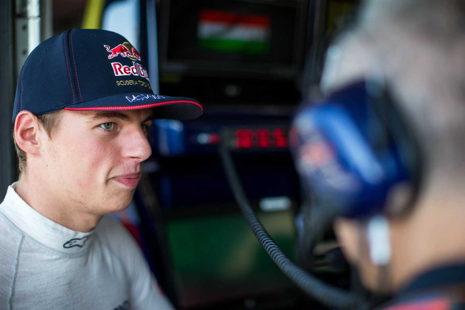 Max_Verstappen_Scuderia_Toro_Rosso_2015_Grand_Prix_Hongarije