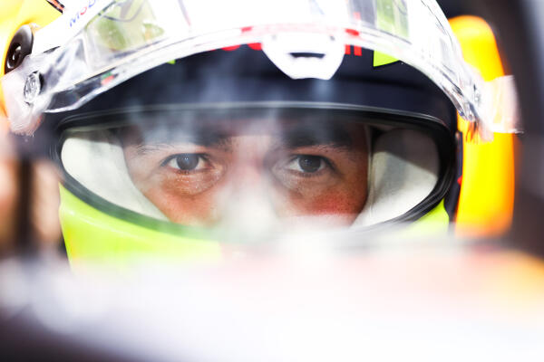 SI202112040283_hires_jpeg_24bit_rgb