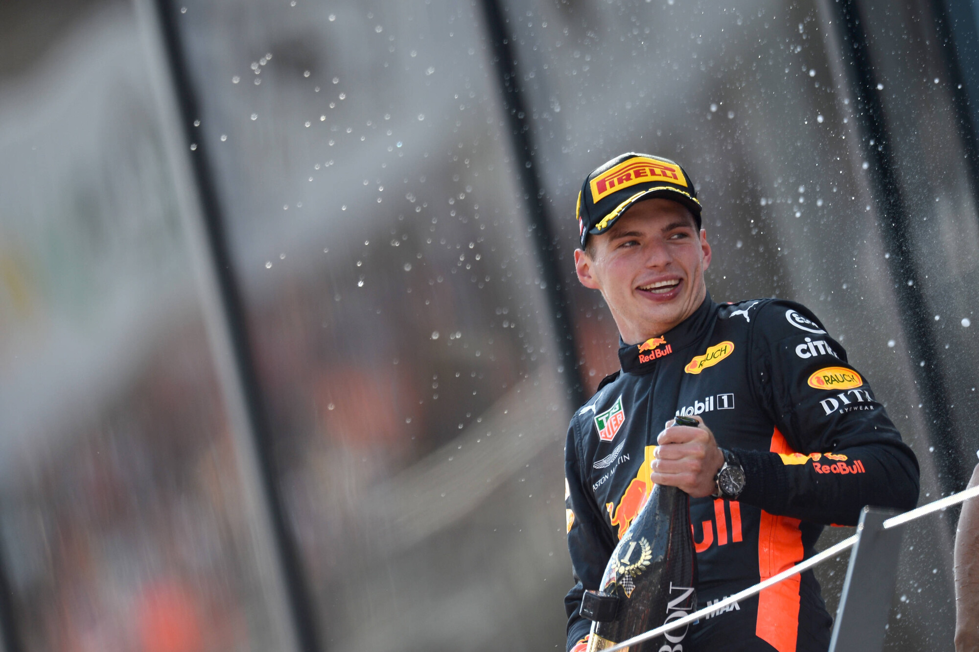 AP-1W54R31592111_news