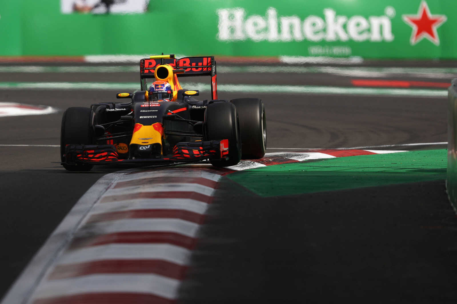 Max_Verstappen_Red_Bull_Racing_F1_Grand_Prix_Mexico_2016