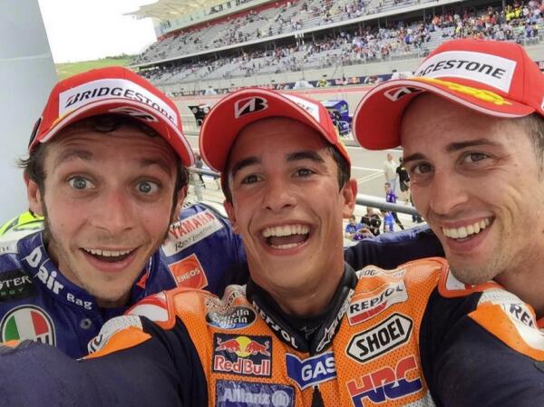 images_MotoGP_2015_april_150412_AME_MotoGP_podiumselfie