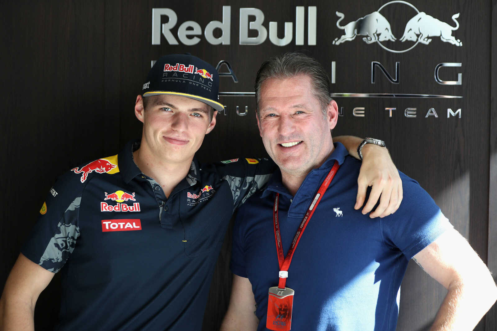 Jos_Max_Verstappen_Red_Bull_Racing_F1_Grand_Prix_Brazilie_2016