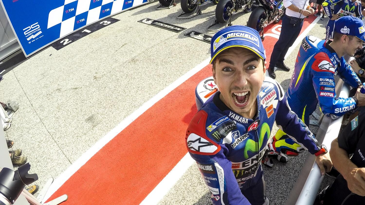 images_2016_MotoGP_09_160910_RSM_lorenzo2