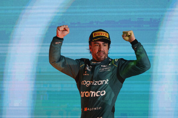 Alonso op podium