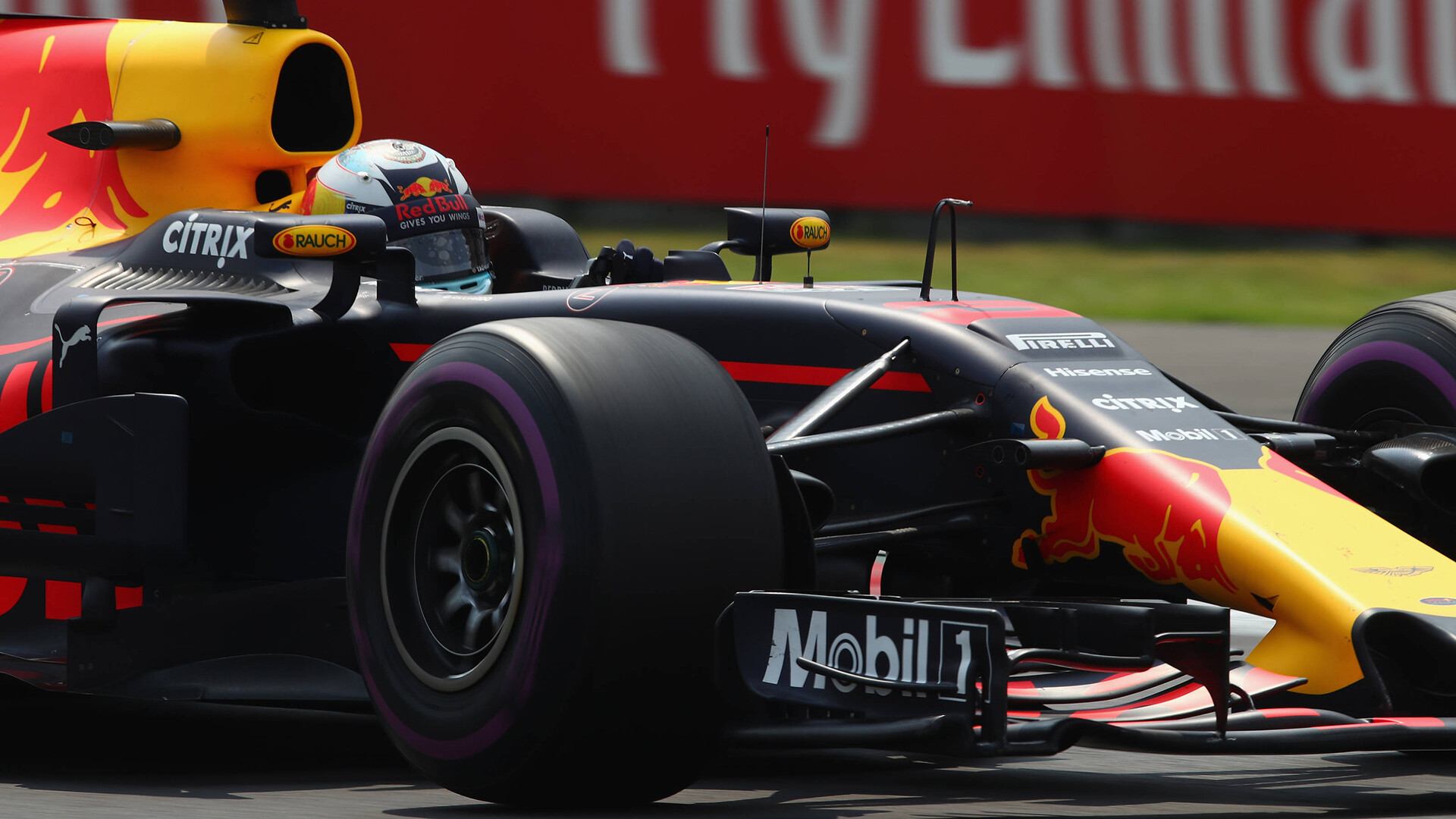 1920x1080-Daniel-Ricciardo-Red-Bull-Racing-GP-VS-2017