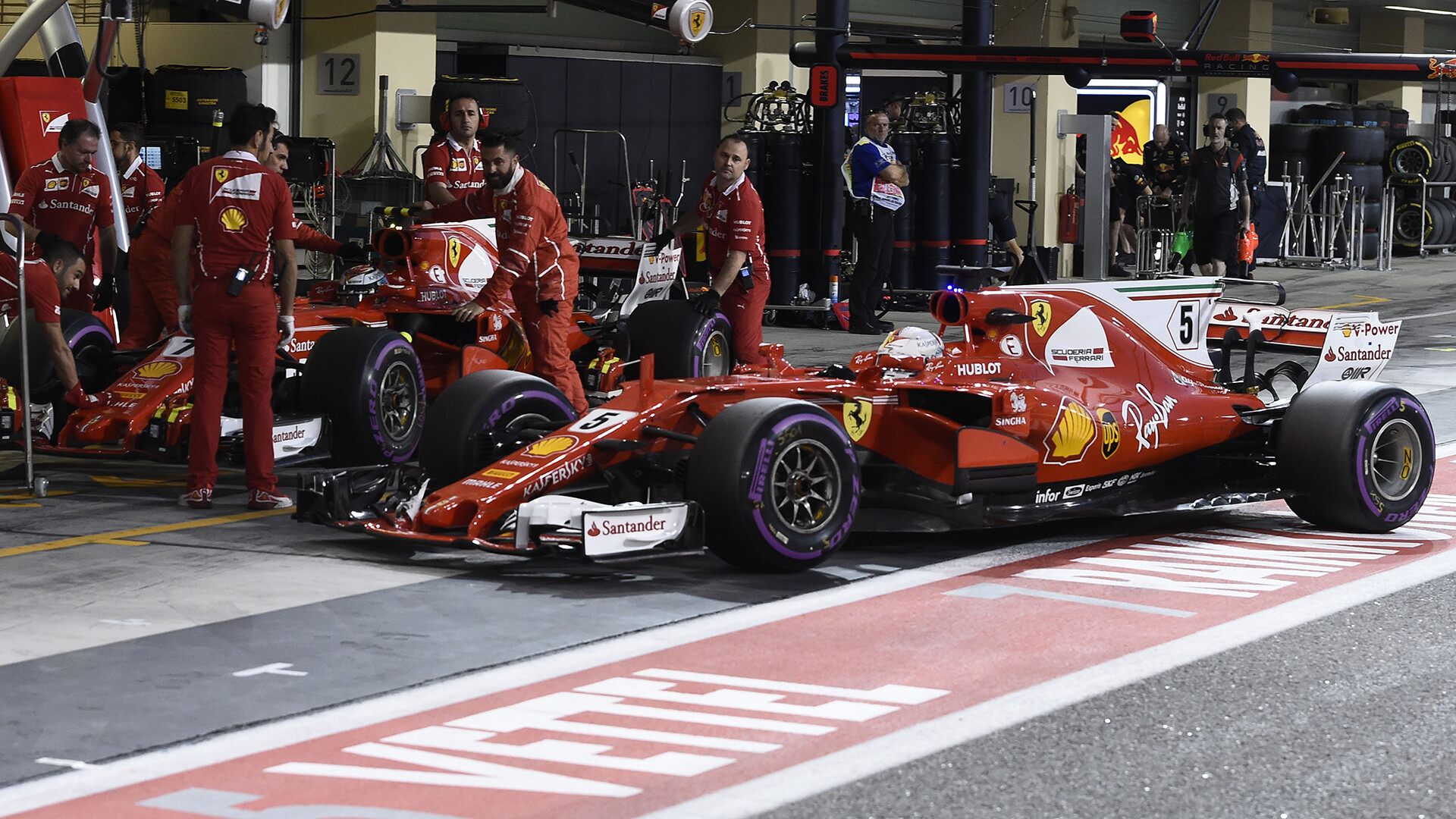 1920x1080-Ferrari-GP-Ab-Dhabi-2017