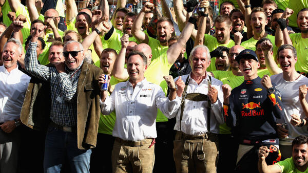 1920x1080-Mateschitz-Horner-Marko-Verstappen-Red-Bull-Racing-GP-Oostenrijk-2018