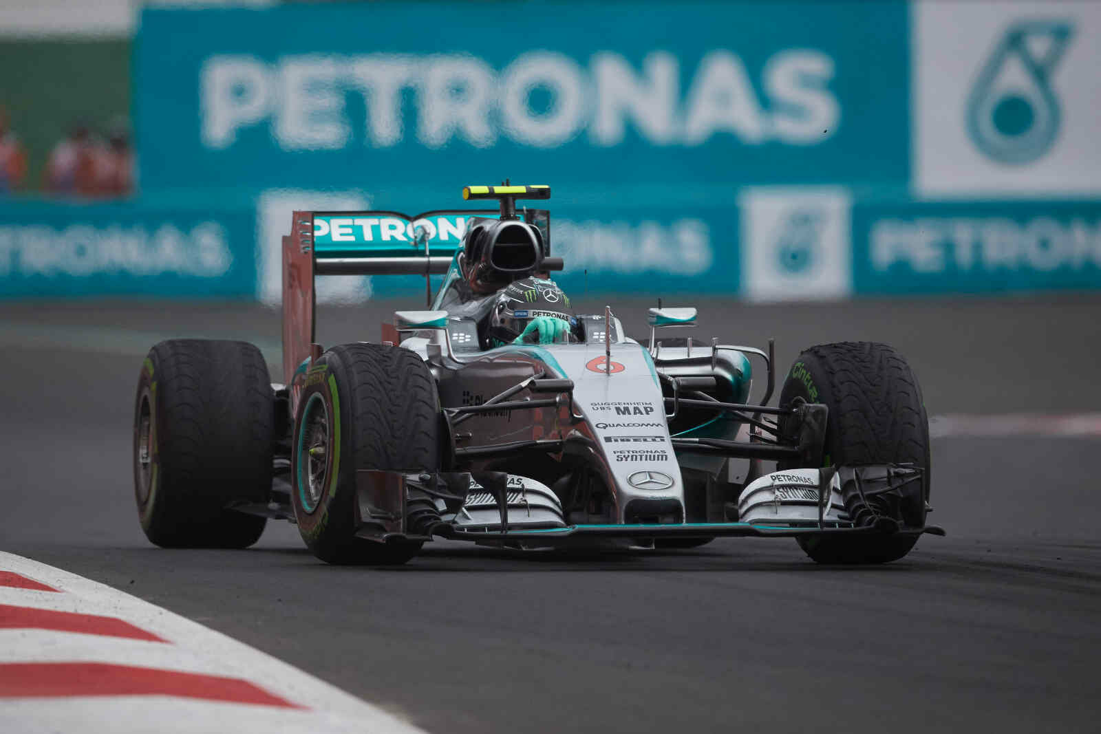 Nico_Rosberg_Mercedes_AMG_Grand_Prix_Mexico_2015_Q