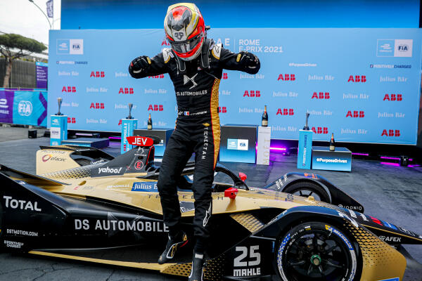 2-EPS703_145804_W6I0635