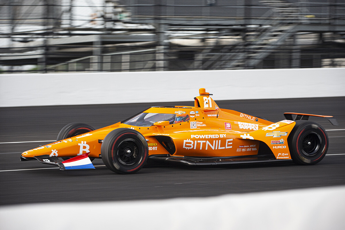 Rinus_Veekay_Indy500_2022_zijkant