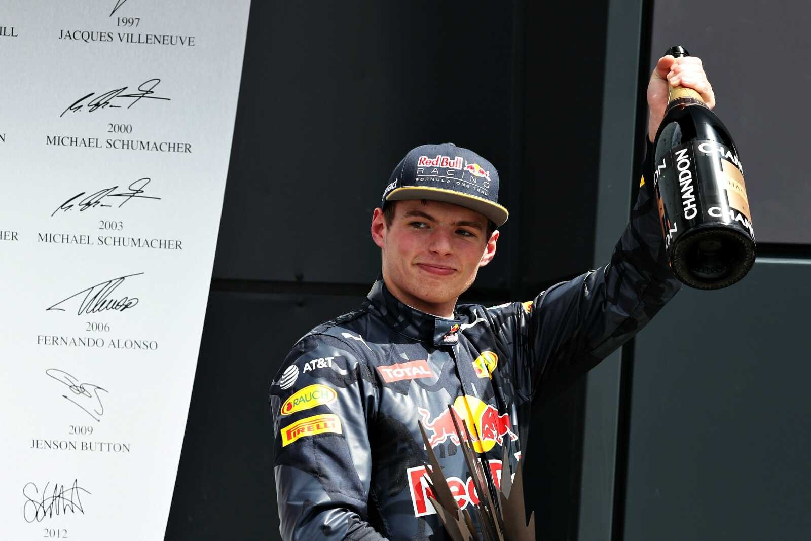 images_2016_F1_07_GP-GB_Max_Verstappen_Red_Bull_Racing_F1_GP_Groot-Brittannie_2016_podium