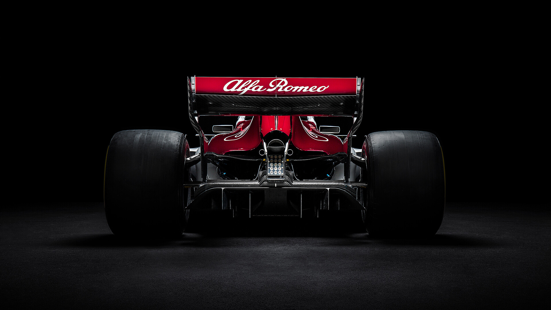 1920x1080-Alfa-Romeo-Sauber-C37-2018-07