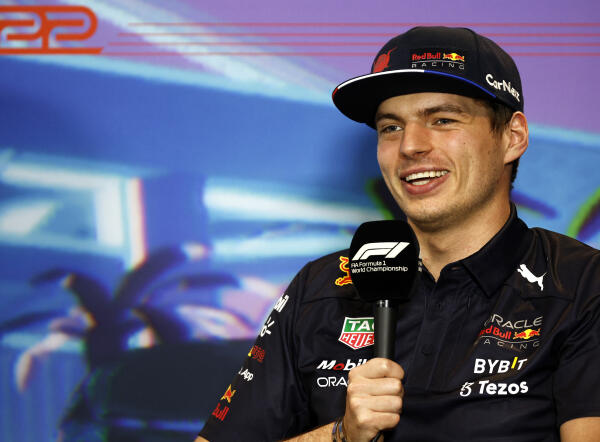 Max-Verstappen-Gp-Miami-Persconferentie-lach