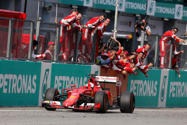 images_Formule1_2015_nieuws-maart_Vettel_winner