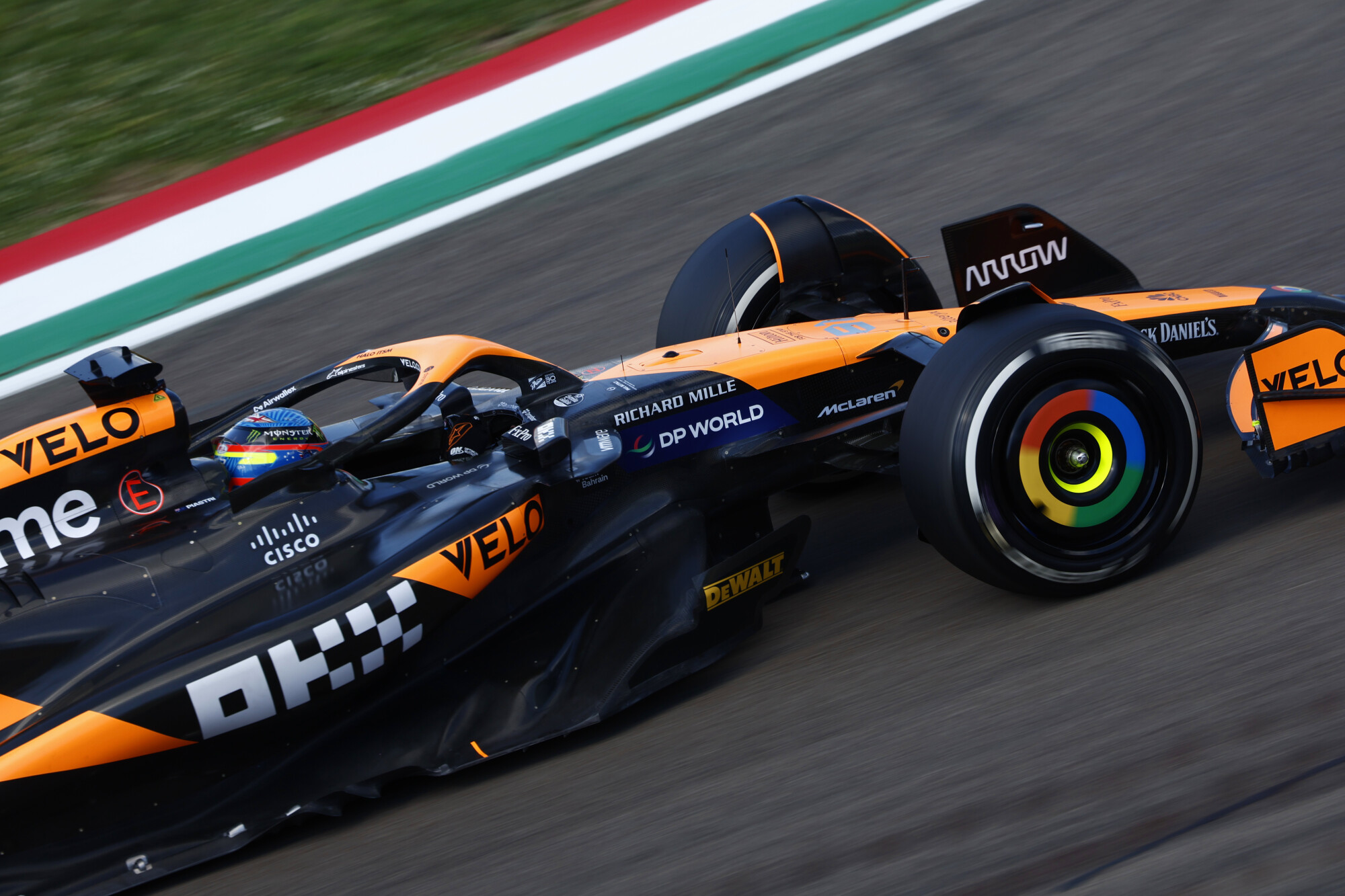 mclaren oscar piastri 2024 imola