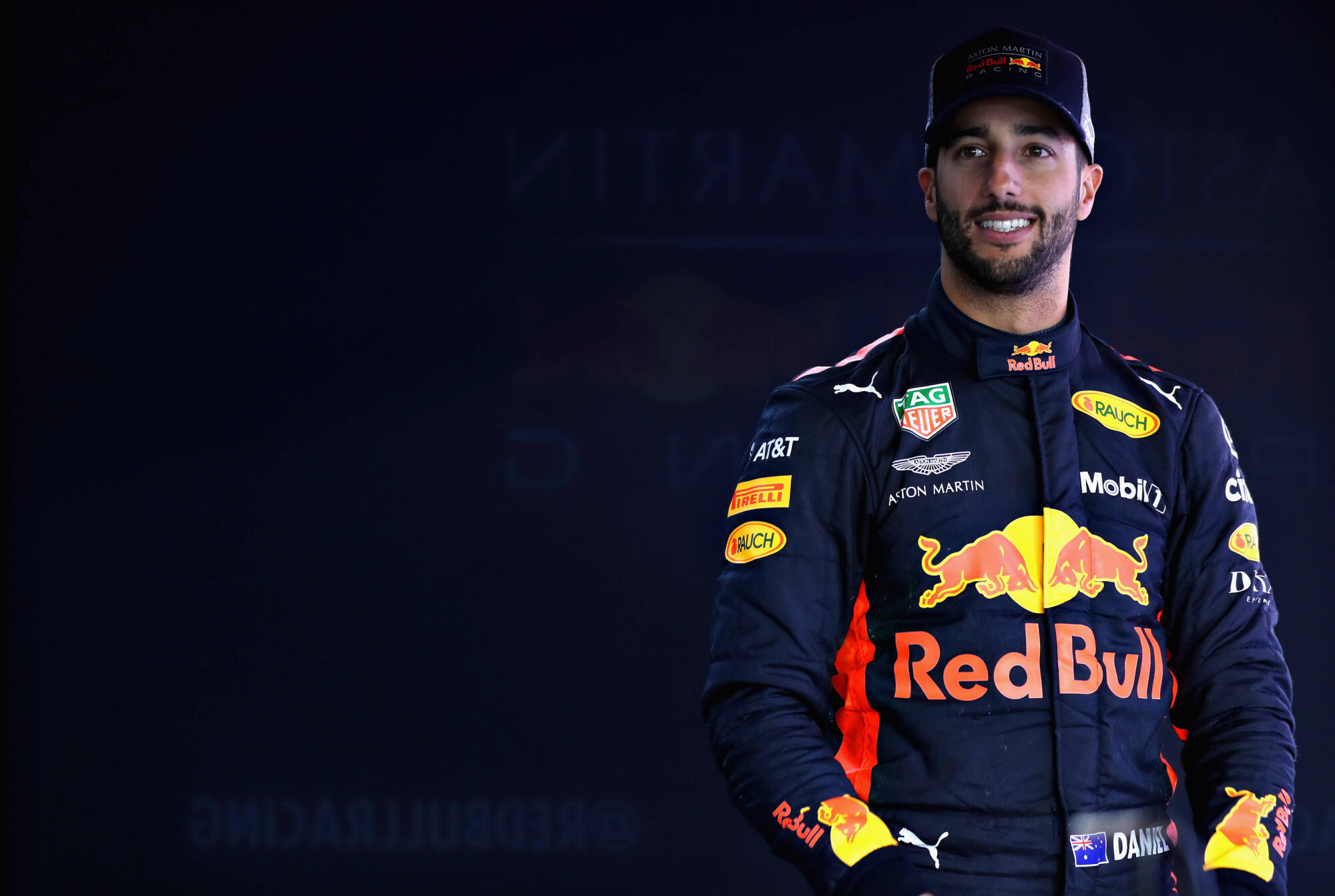 AP-1UVWVVEEW1W11_news