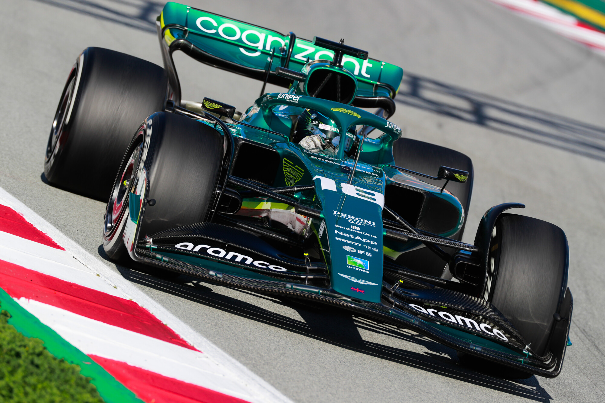 Lance Stroll in de Aston Martin tweede testdag Barcelona 2022