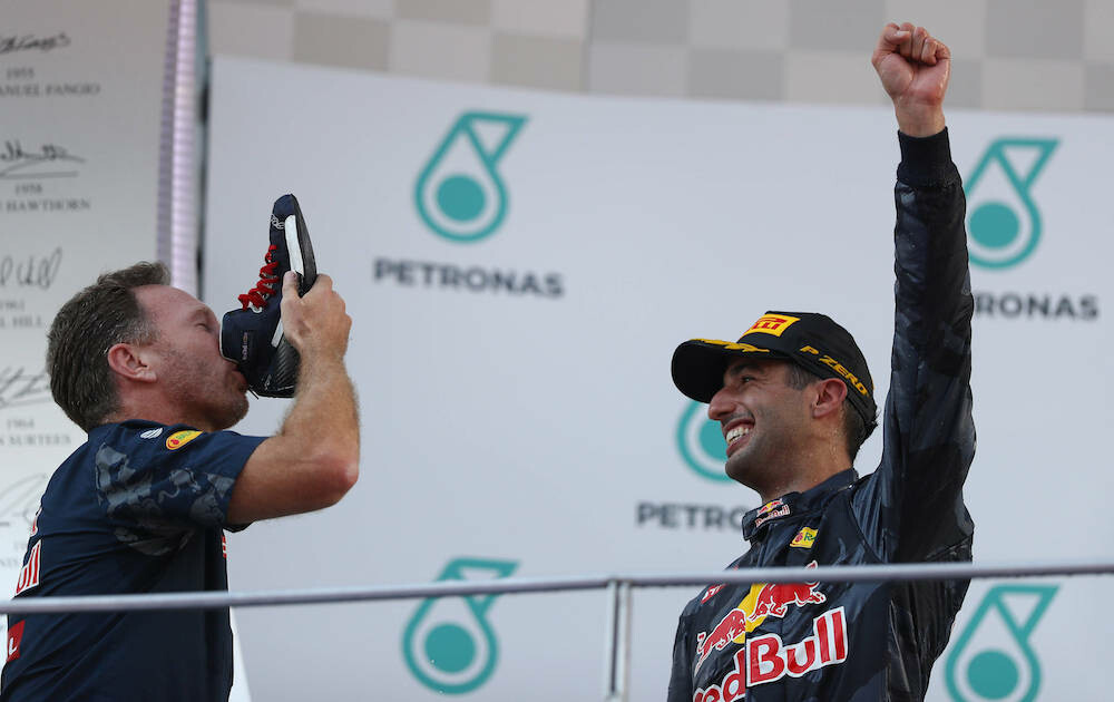 daniel_ricciardo_christianhorner_maleisie