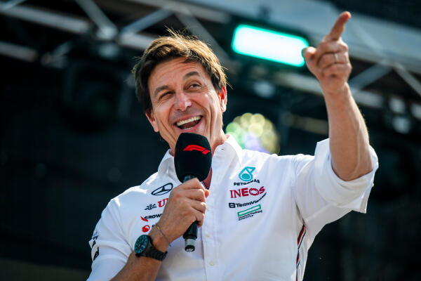 Toto Wolff microfoon Spielberg Oostenrijk 2024