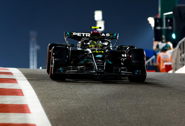 lewis hamilton abu dhabi zaterdag 2023