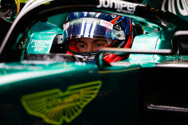 Felipe Drugovich in Aston Martin 2022