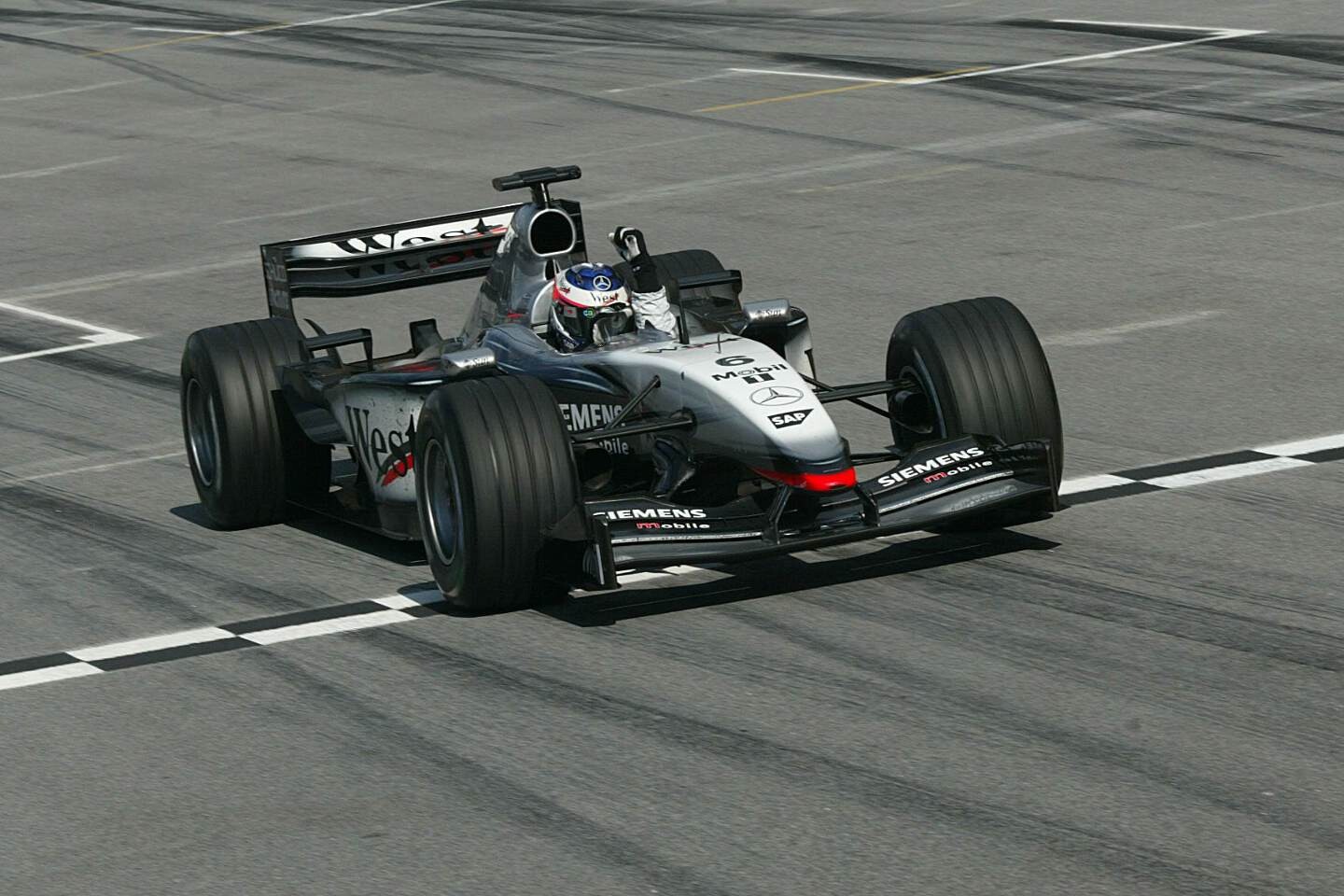 images_Formule1_retro_Kimi_Raikkonen_McLaren_GP_Maleisie_2003
