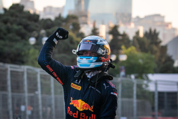 SI202106050355_hires_jpeg_24bit_rgb